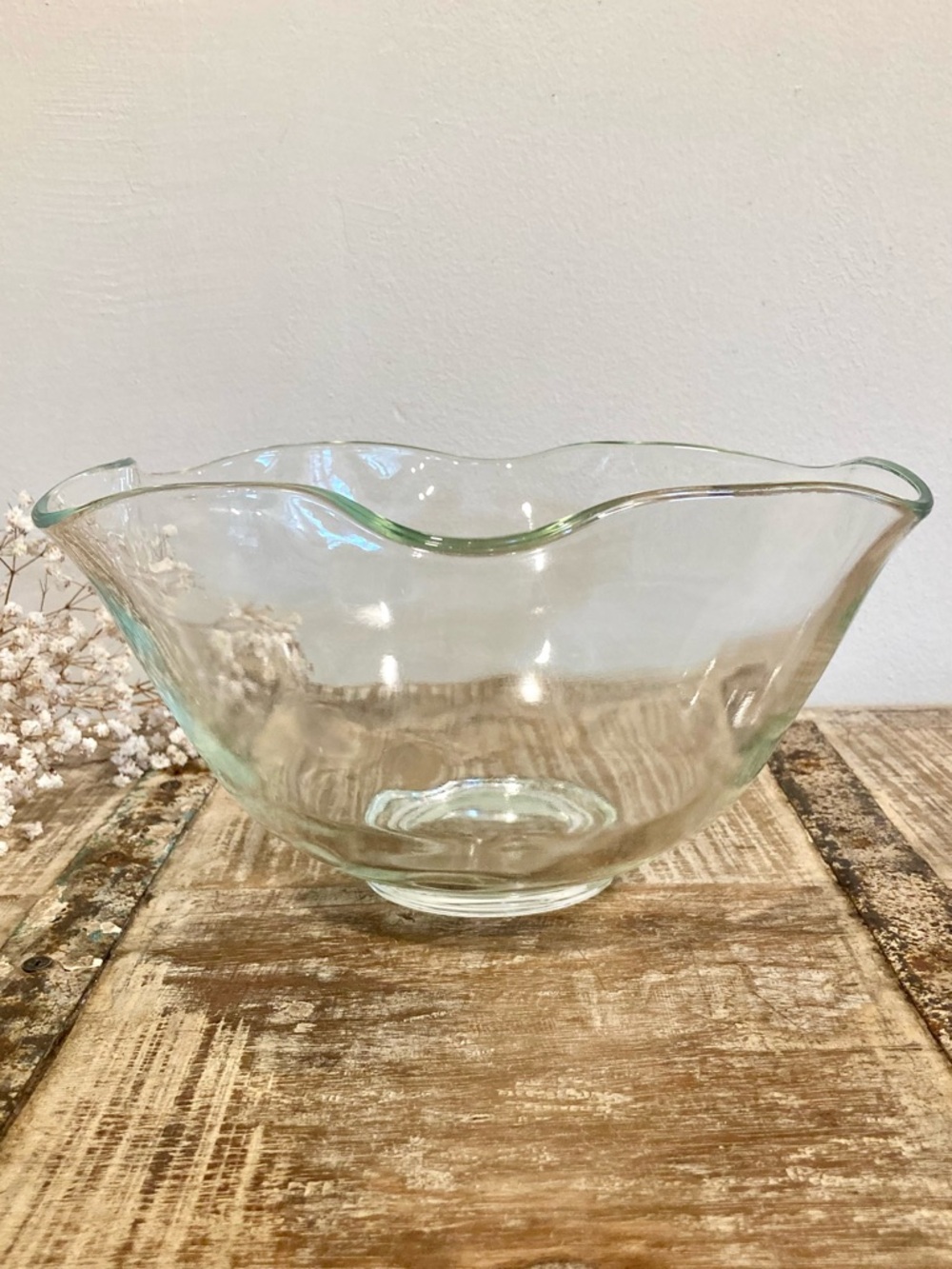 Clear Scalloped Glass Serving Bowl Ruffle Edge 10” Across - Picture 2 of 14